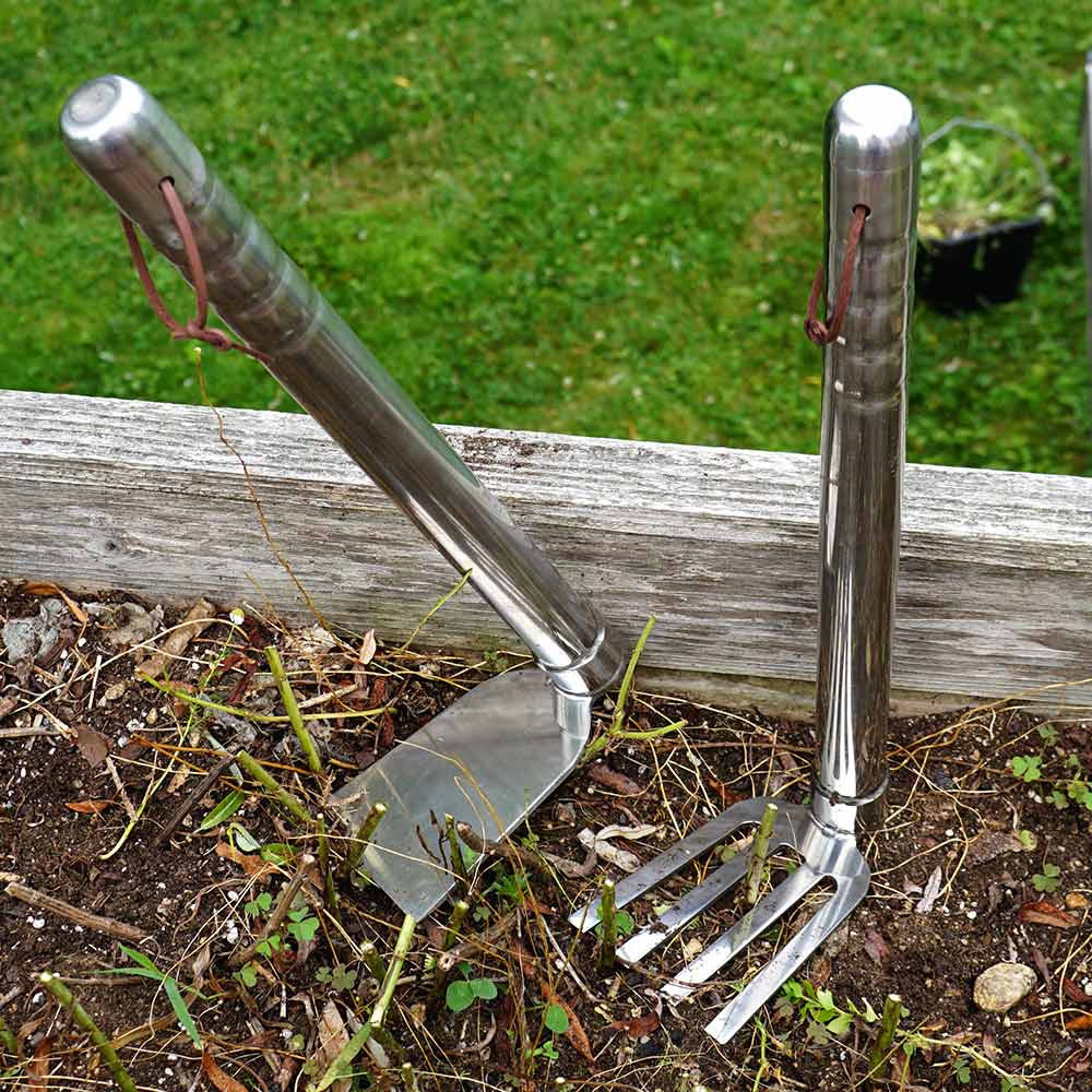 Herramienta Indestructible de Acero Inoxidable para Jardinería: Azada y Cultivador
