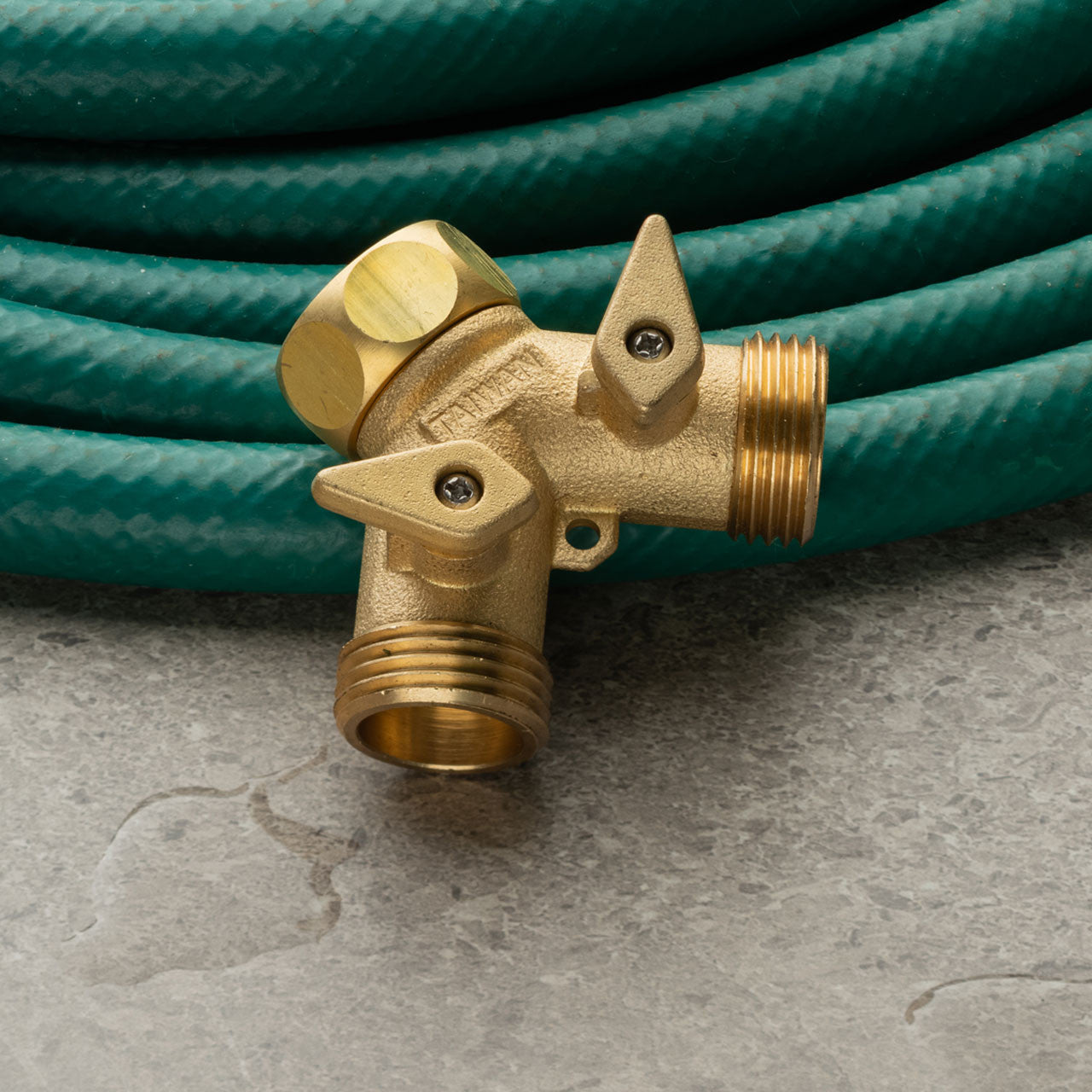 Conector Adaptador Múltiple de Latón Macizo de 2 Vías para Manguera de Jardín
