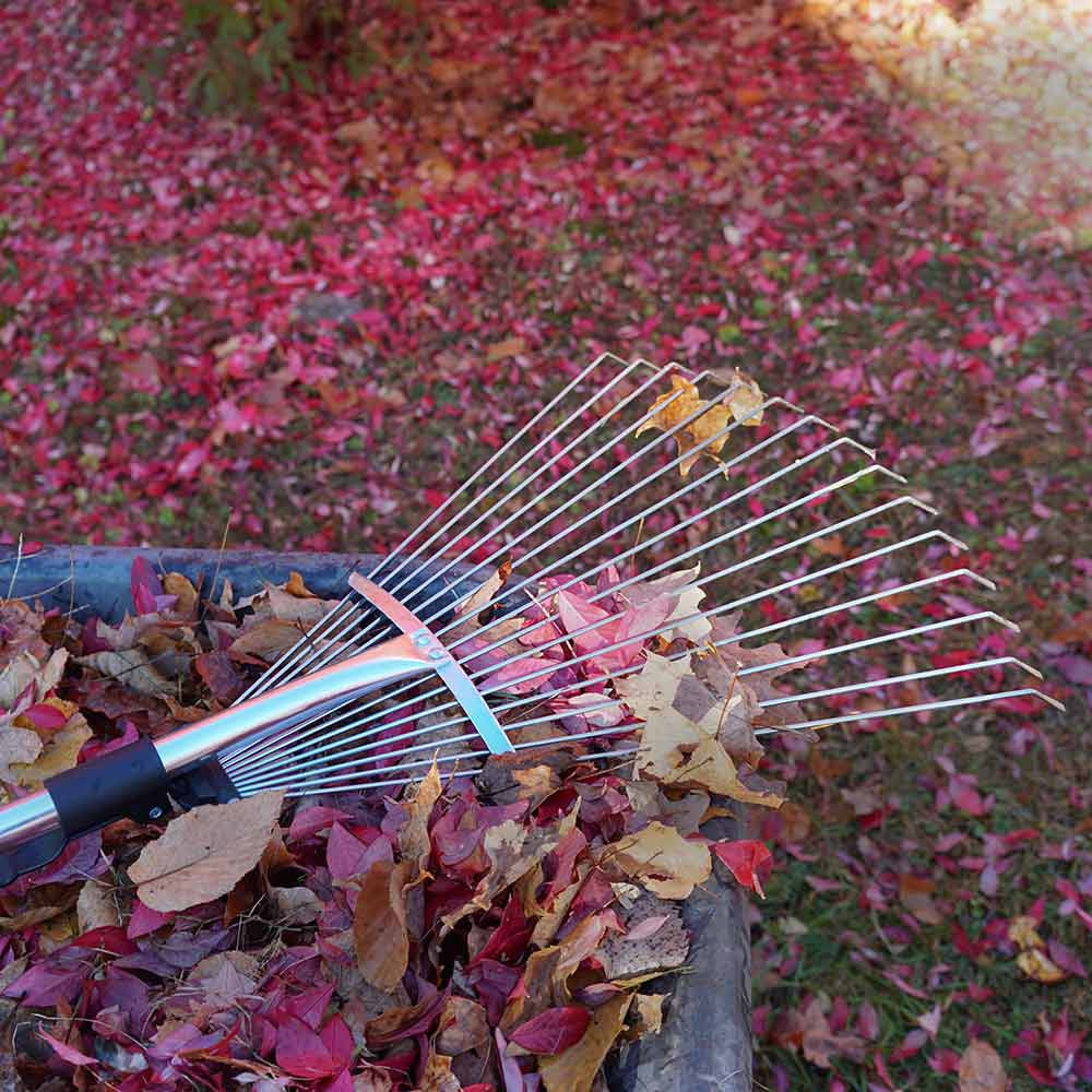 Rastrillo de jardín y hojas plegable con mango extensible
