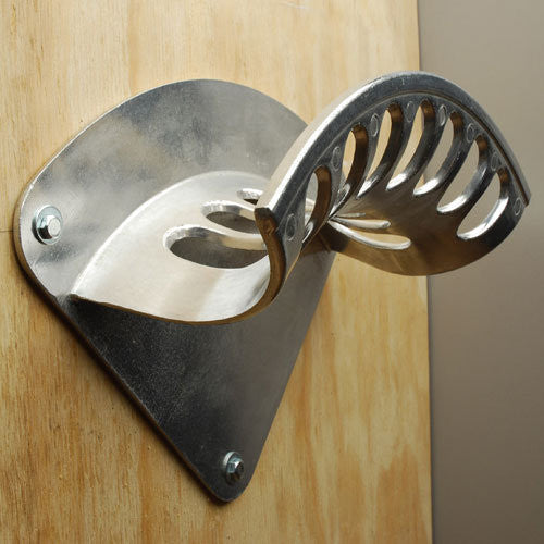 Soporte de manguera de aluminio fundido de 13 pulgadas de ancho para montaje en pared