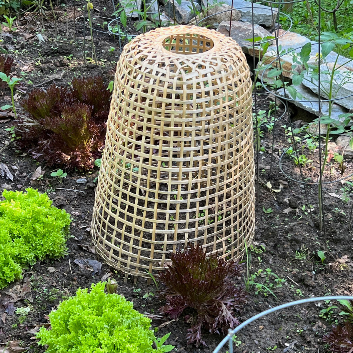 Campana de jardín de bambú tejido