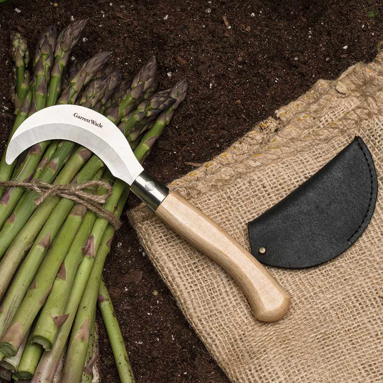 Cuchillo de Cosecha Francés con Mango de Haya y Funda de Cuero