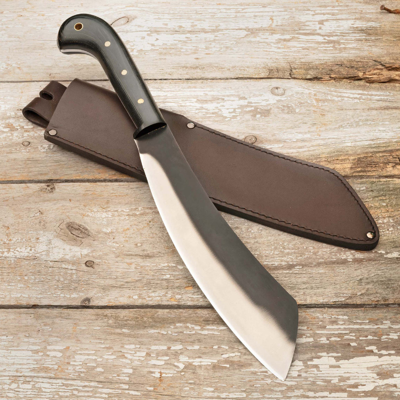 Machete de hoja corta con mango de pakkawood y funda de cuero